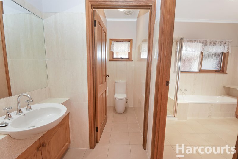 Photo - 30 Barnes Boulevard, Horsham VIC 3400 - Image 8