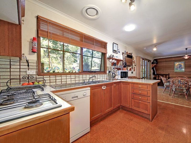 Photo - 30 Barossa Avenue, Vermont South VIC 3133 - Image 5