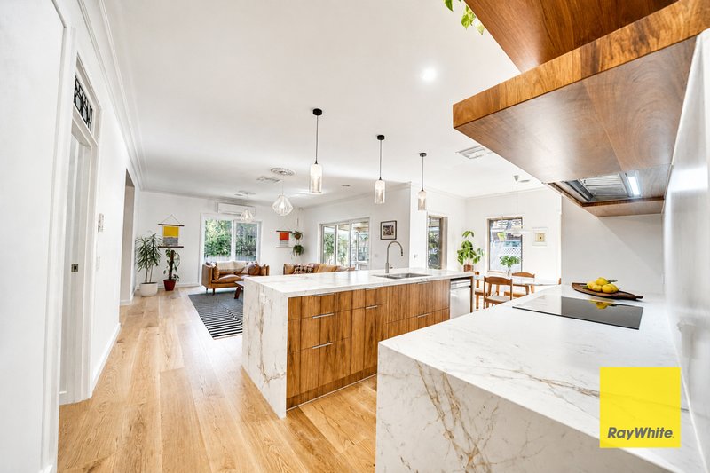Photo - 30 Barring Boulevard, Cairnlea VIC 3023 - Image 9