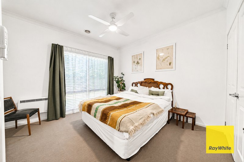 Photo - 30 Barring Boulevard, Cairnlea VIC 3023 - Image 18