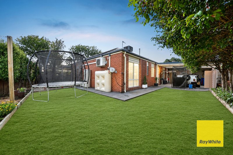 Photo - 30 Barring Boulevard, Cairnlea VIC 3023 - Image 23