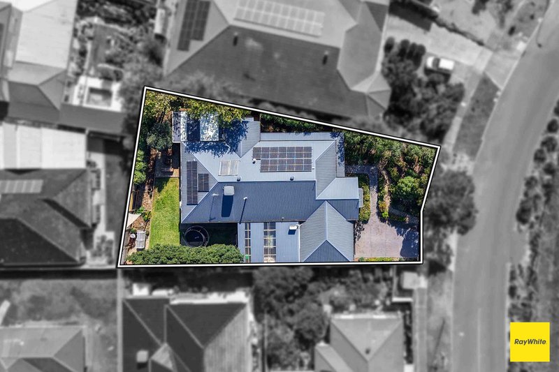 Photo - 30 Barring Boulevard, Cairnlea VIC 3023 - Image 24