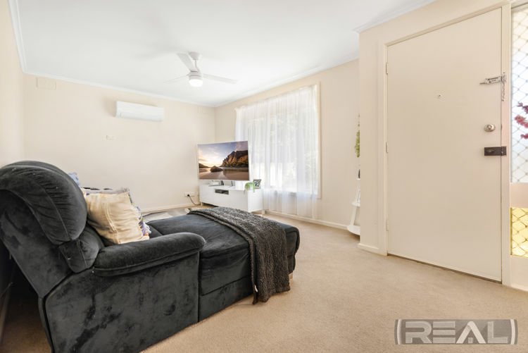 Photo - 30 Barrington Road, Elizabeth Downs SA 5113 - Image 4