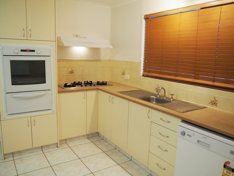 Photo - 30 Barton Street, Mount Isa QLD 4825 - Image 9