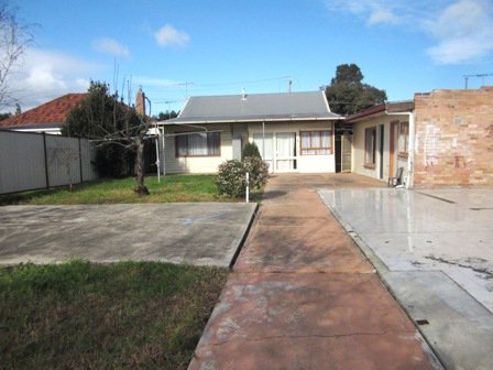 Photo - 30 Barwon Avenue, Sunshine North VIC 3020 - Image 10