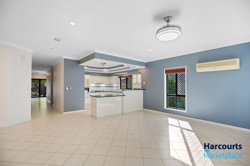 Photo - 30 Belfry Place, Oxley QLD 4075 - Image 3