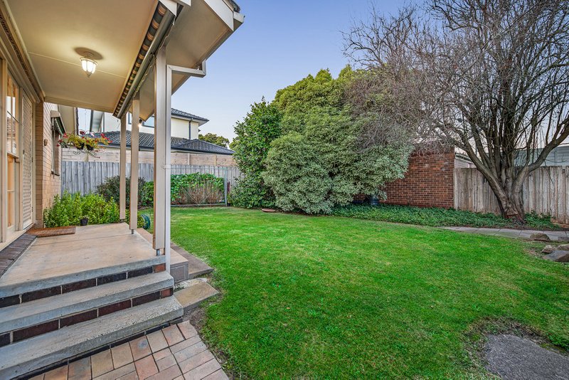 Photo - 30 Belmont Road, Glen Waverley VIC 3150 - Image 11