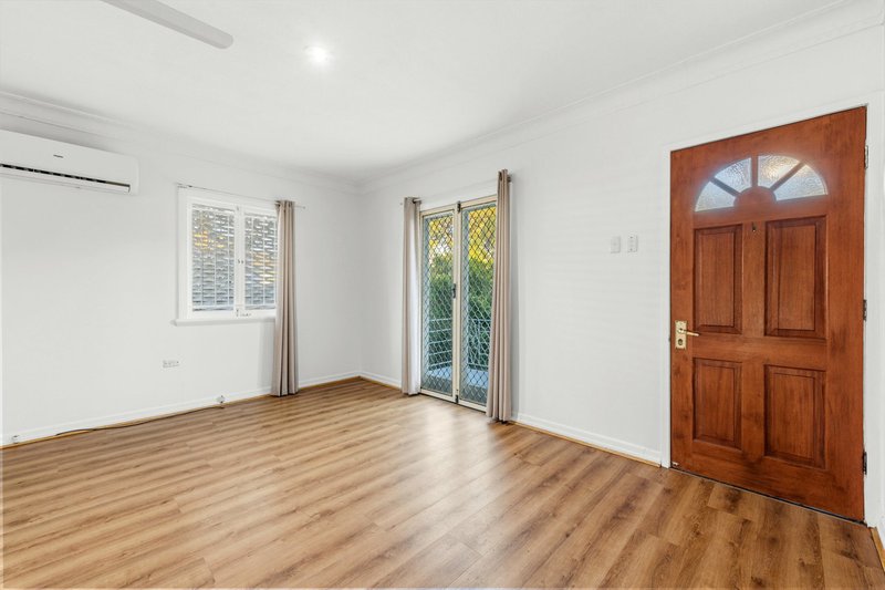 Photo - 30 Belnoel Street, Wavell Heights QLD 4012 - Image 3