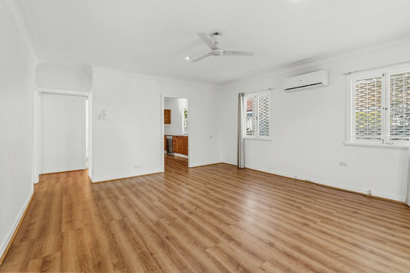 Photo - 30 Belnoel Street, Wavell Heights QLD 4012 - Image 5