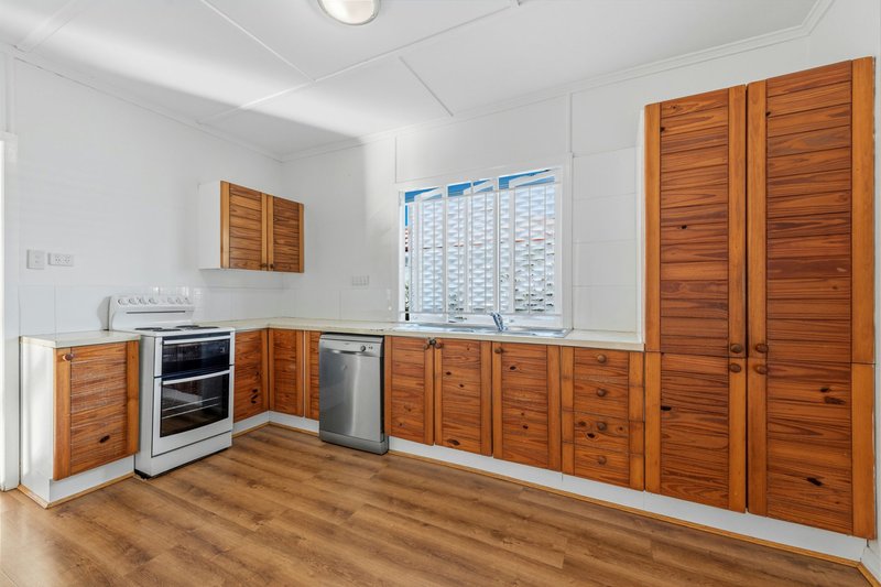 Photo - 30 Belnoel Street, Wavell Heights QLD 4012 - Image 8