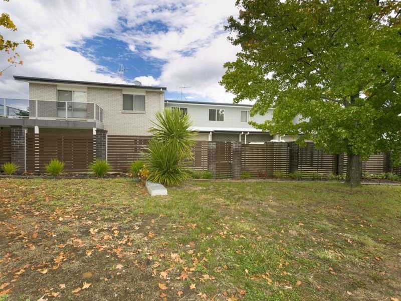 Photo - 30 Bernacchi Street, Mawson ACT 2607 - Image 8