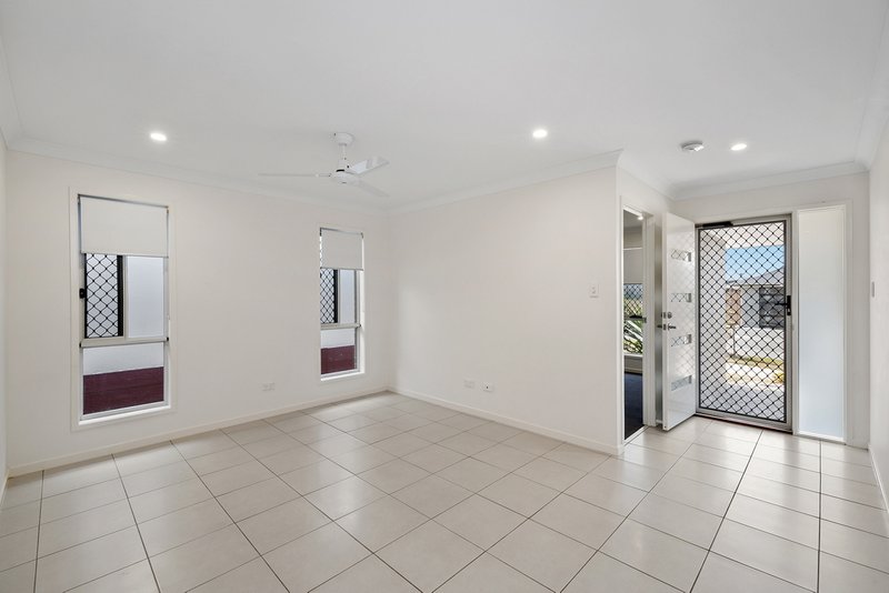 Photo - 30 Bettson Boulevard, Griffin QLD 4503 - Image 2