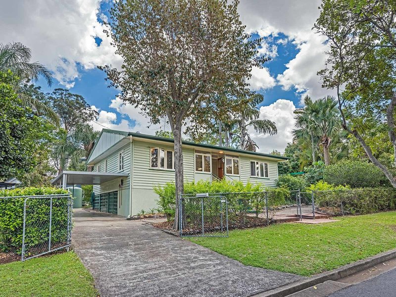 30 Binya Street, Holland Park QLD 4121