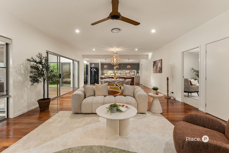 Photo - 30 Birkenhead Place, Carindale QLD 4152 - Image 2