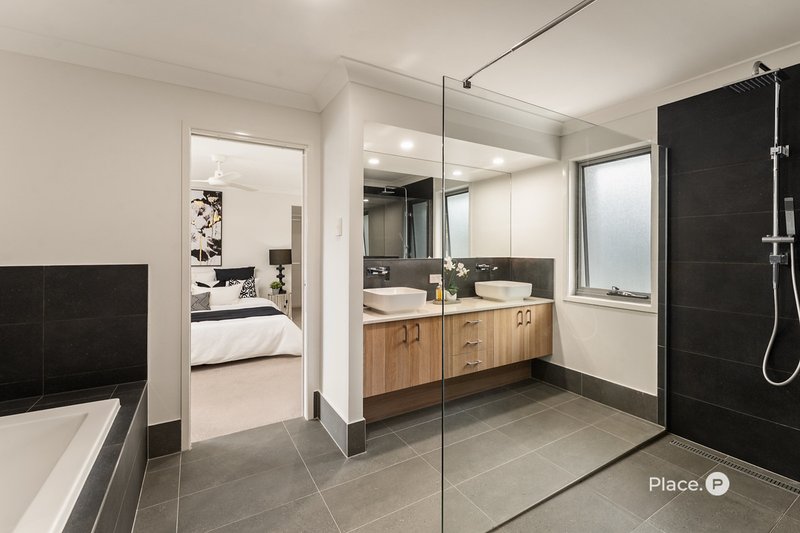 Photo - 30 Birkenhead Place, Carindale QLD 4152 - Image 10