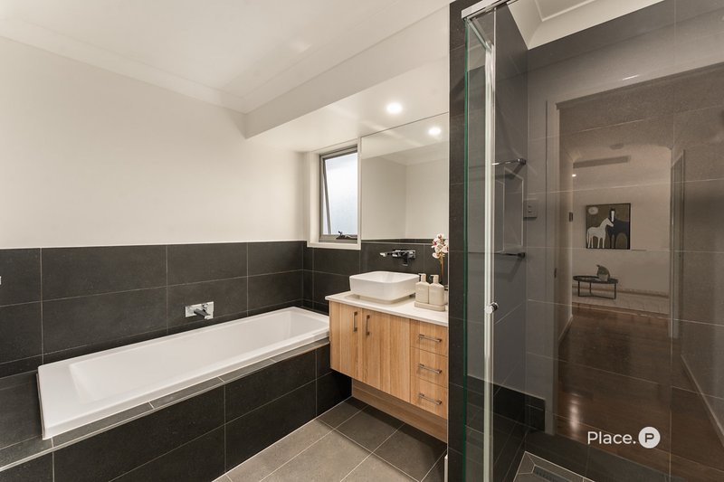 Photo - 30 Birkenhead Place, Carindale QLD 4152 - Image 15