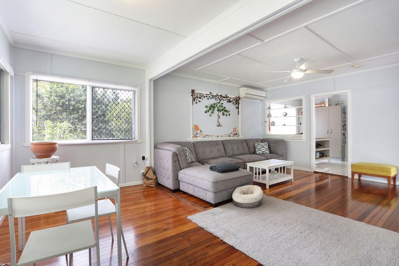 Photo - 30 Bishop Parade, Toorbul QLD 4510 - Image 3