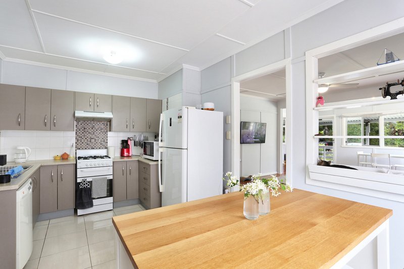 Photo - 30 Bishop Parade, Toorbul QLD 4510 - Image 6