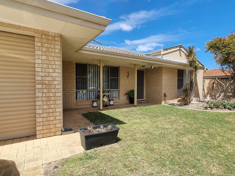 Photo - 30 Bondi Crescent, Warnbro WA 6169 - Image 2