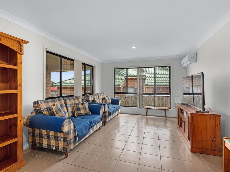 Photo - 30 Bonogin Court, Redbank Plains QLD 4301 - Image 3