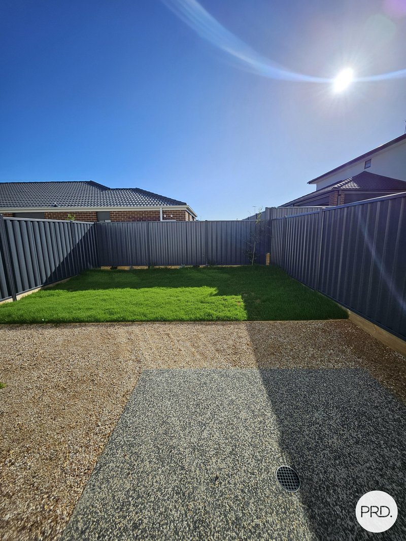 Photo - 30 Borthwick Parade, Clyde North VIC 3978 - Image 14