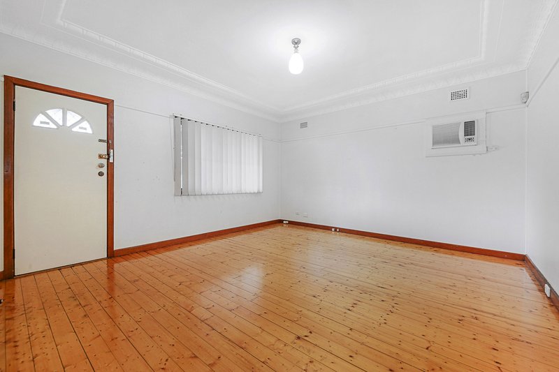 Photo - 30 Bowden Boulevard, Yagoona NSW 2199 - Image 2