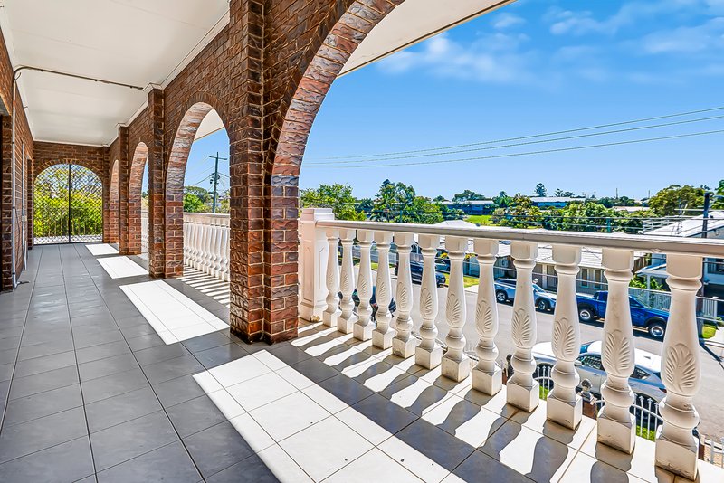 Photo - 30 Boxgrove Avenue, Wynnum QLD 4178 - Image 2