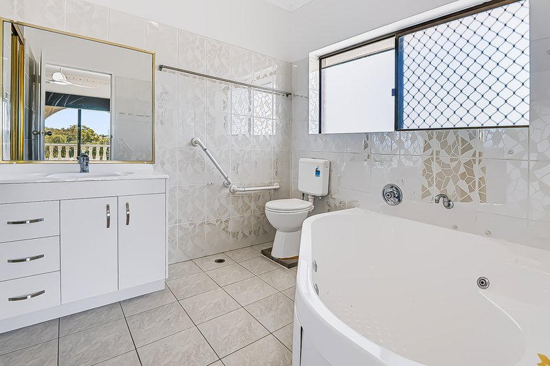Photo - 30 Boxgrove Avenue, Wynnum QLD 4178 - Image 15