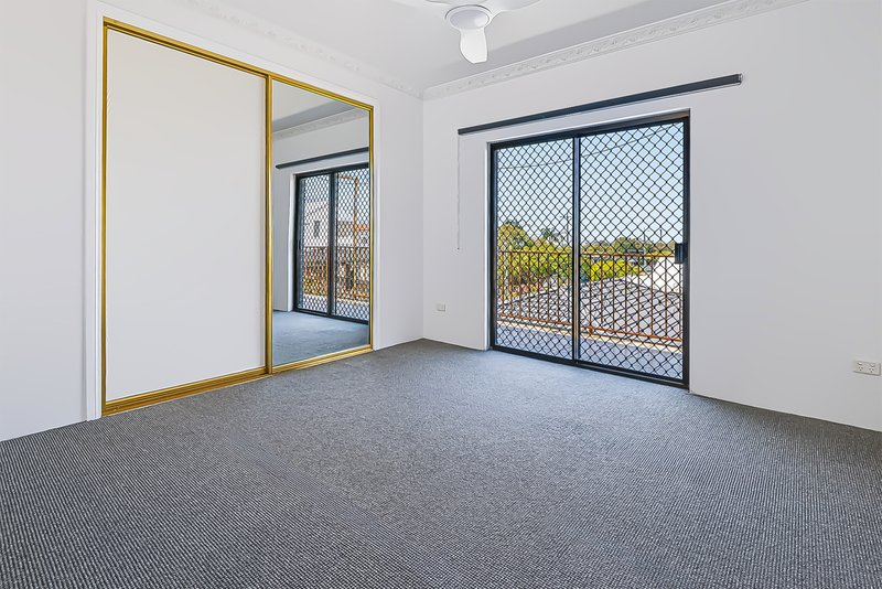 Photo - 30 Boxgrove Avenue, Wynnum QLD 4178 - Image 17