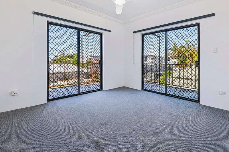 Photo - 30 Boxgrove Avenue, Wynnum QLD 4178 - Image 18