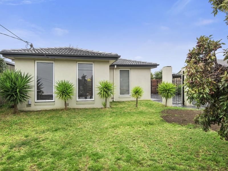 Photo - 30 Braeswood Rd , Kings Park VIC 3021 - Image 2