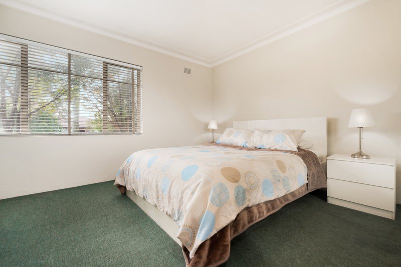 Photo - 30 Broadarrow Road, Narwee NSW 2209 - Image 5