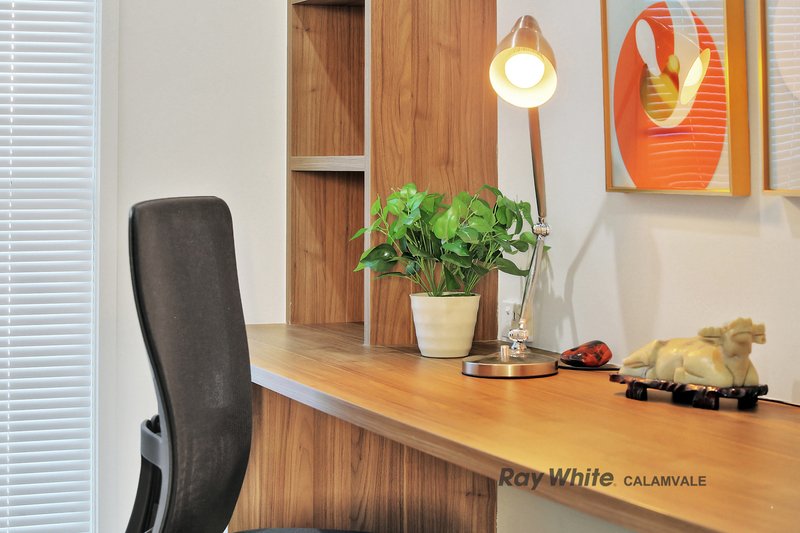 Photo - 30 Brookbent Road, Pallara QLD 4110 - Image 11