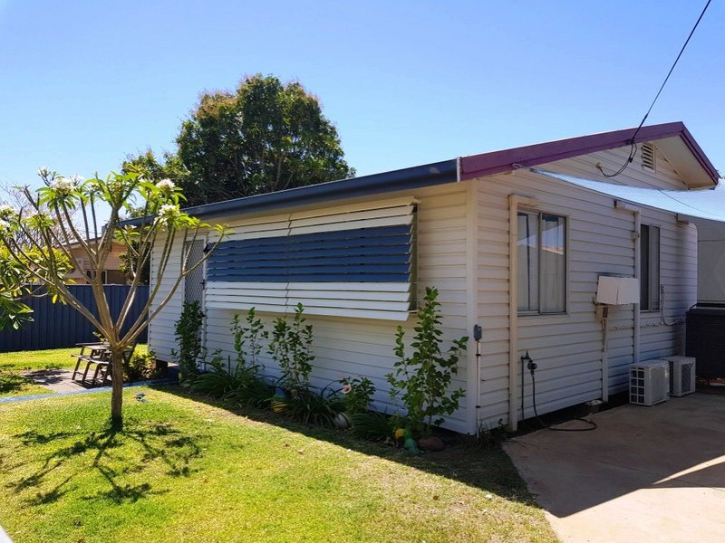 Photo - 30 Buckley Avenue, Mount Isa QLD 4825 - Image 2