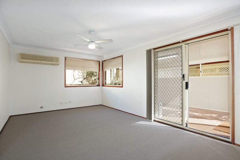 Photo - 30 Bulu Drive, Glenmore Park NSW 2745 - Image 4