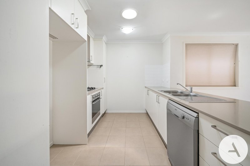 Photo - 30 Bunima Crescent, Ngunnawal ACT 2913 - Image 7