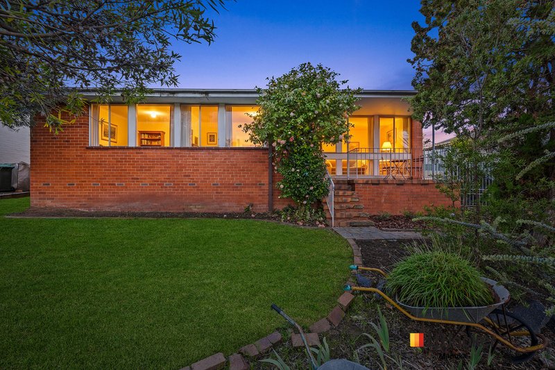 Photo - 30 Burrinjuck Crescent, Duffy ACT 2611 - Image 1