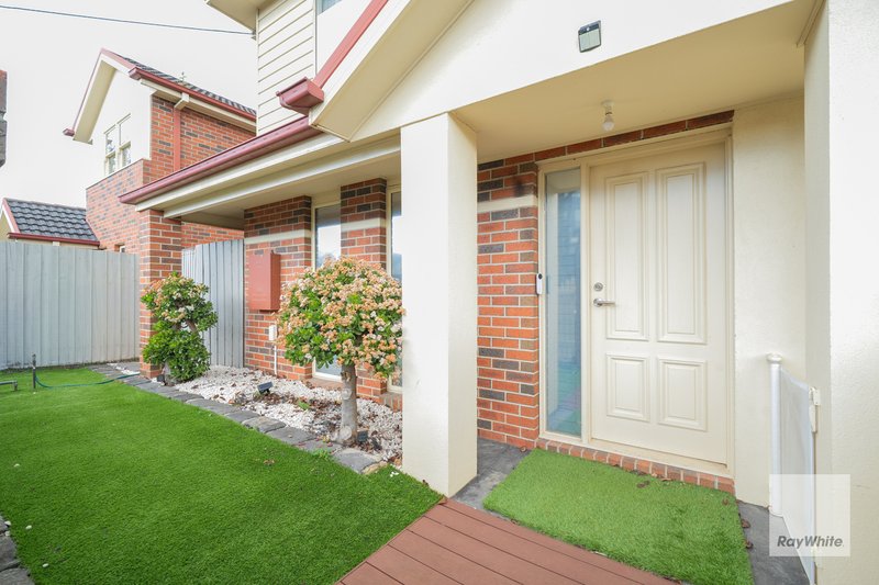 Photo - 30 Byron Street, Box Hill South VIC 3128 - Image 2