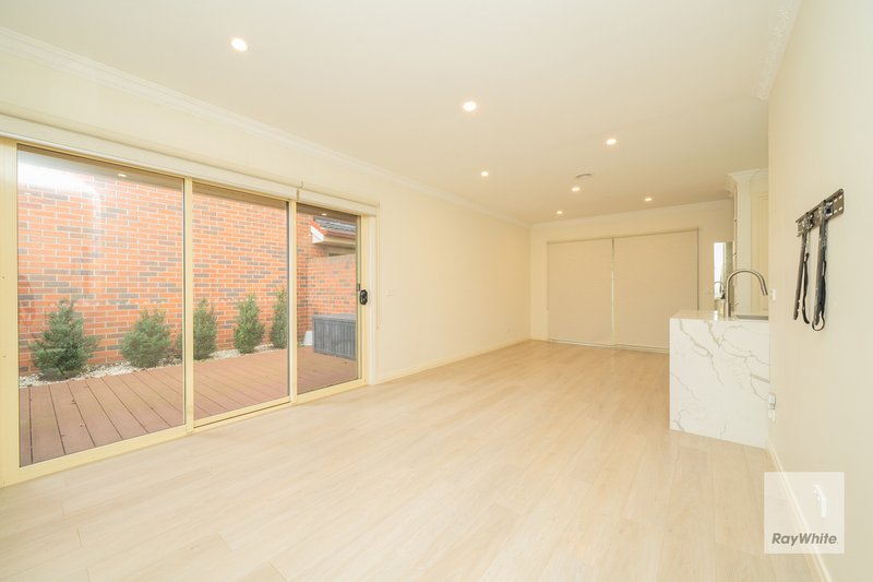Photo - 30 Byron Street, Box Hill South VIC 3128 - Image 4