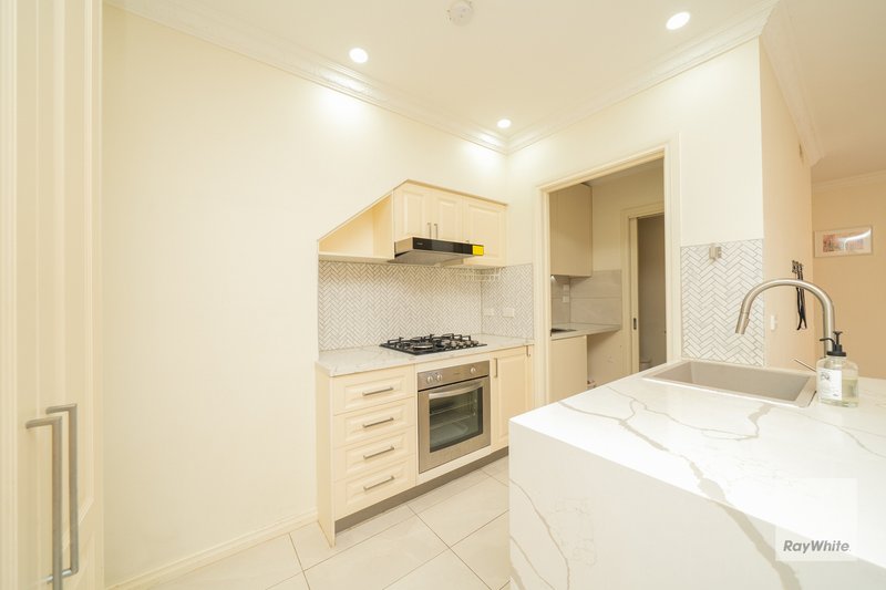 Photo - 30 Byron Street, Box Hill South VIC 3128 - Image 5