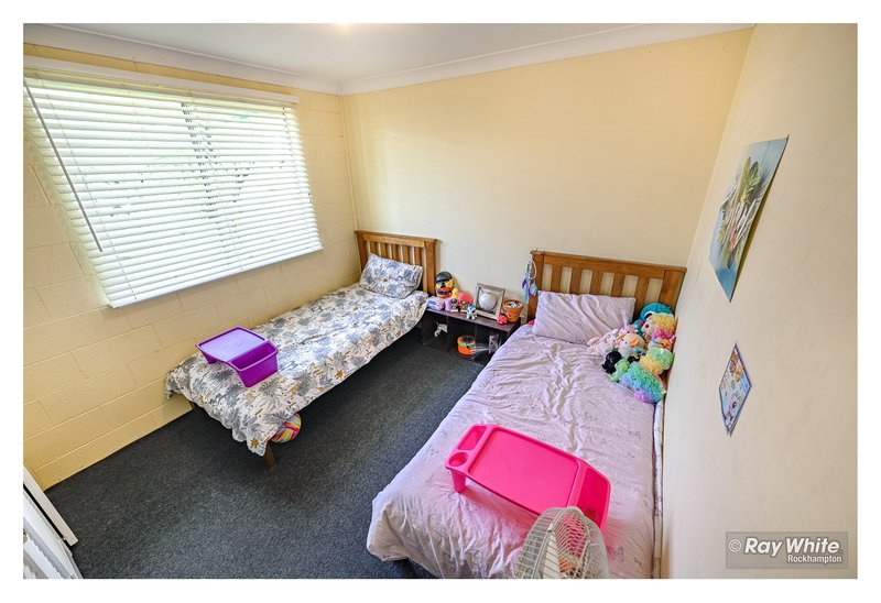 Photo - 30 Cahill Street, Kawana QLD 4701 - Image 5