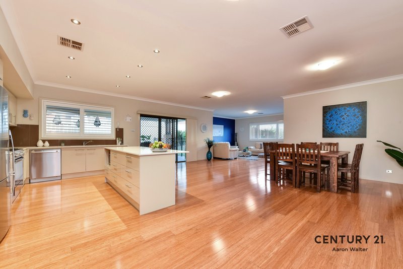 Photo - 30 Calancra Avenue, Cameron Park NSW 2285 - Image 4