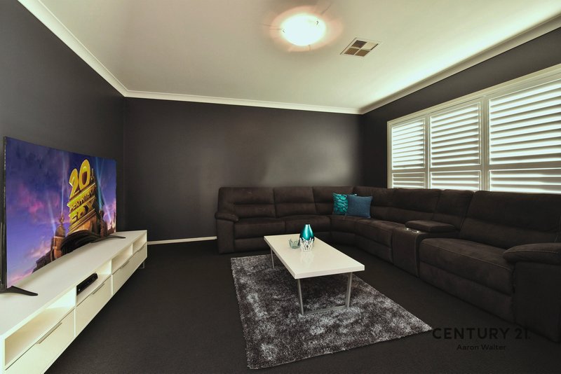 Photo - 30 Calancra Avenue, Cameron Park NSW 2285 - Image 9