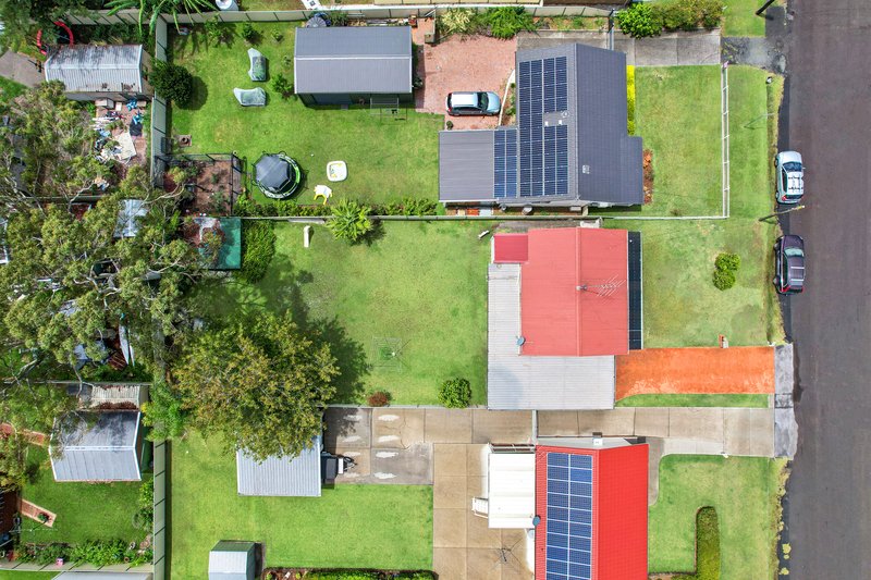 Photo - 30 Campbell Parade, Mannering Park NSW 2259 - Image 10