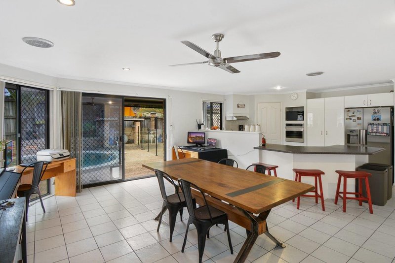 Photo - 30 Camphor Wood Court, Robina QLD 4226 - Image 9