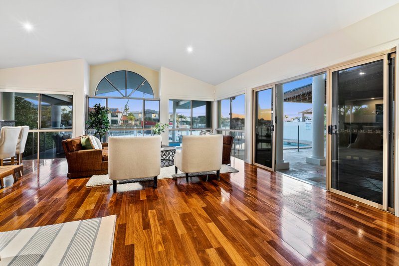 Photo - 30 Caravel Court, Raby Bay QLD 4163 - Image 9