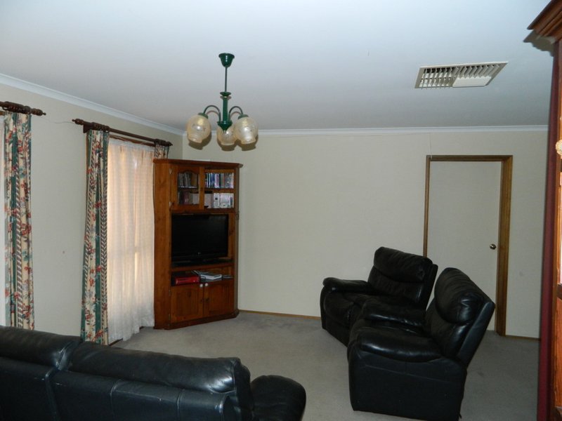 Photo - 30 Causby Crescent, Willaston SA 5118 - Image 4