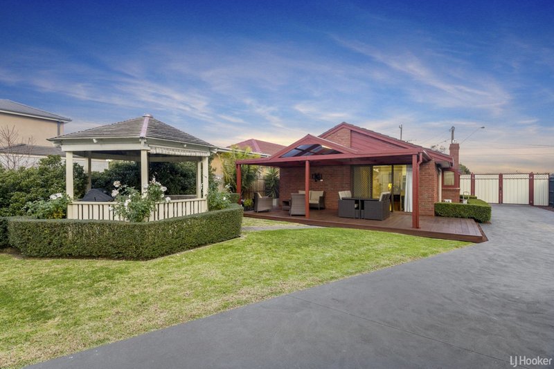 Photo - 30 Central Avenue, Altona Meadows VIC 3028 - Image 10