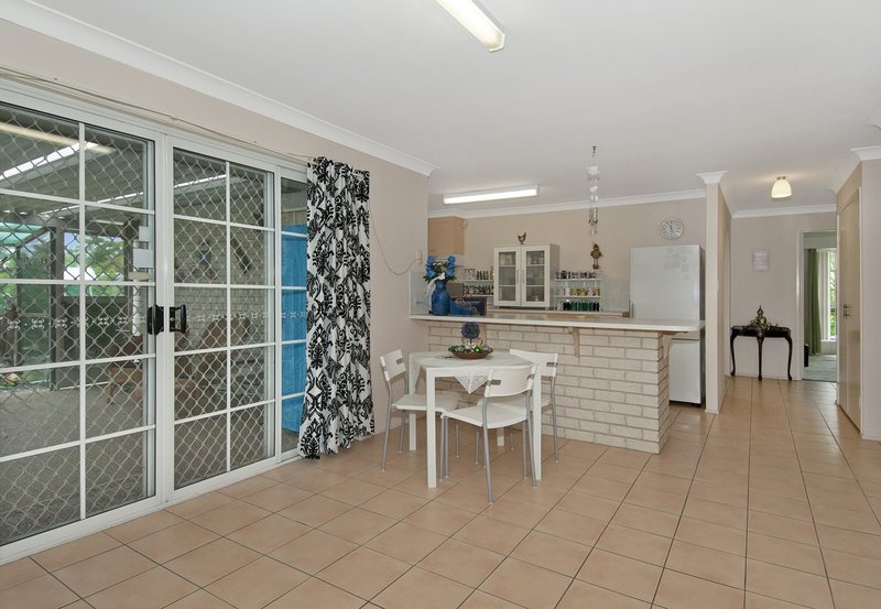 Photo - 30 Chifley Drive, Bethania QLD 4205 - Image 5