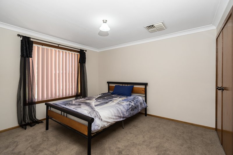 Photo - 30 Chifley Drive, Dubbo NSW 2830 - Image 6